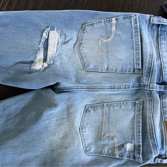AE American Eagle Next Level Ripped Jean High-Waisted Destroyed Size 0 Short - Picture 14 of 16